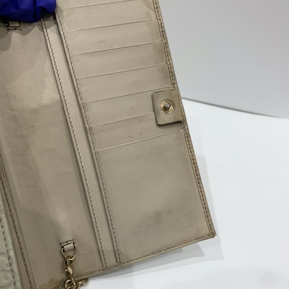 Gucci Beige Guccissima Chain Wallet Sku#85391 (Gently used, button loose) - Picture 13 of 15